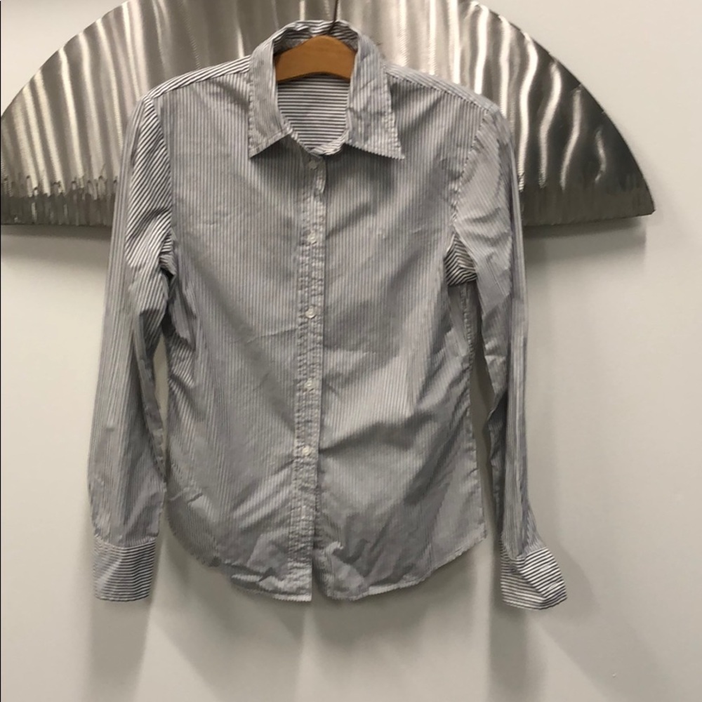 Gap button down